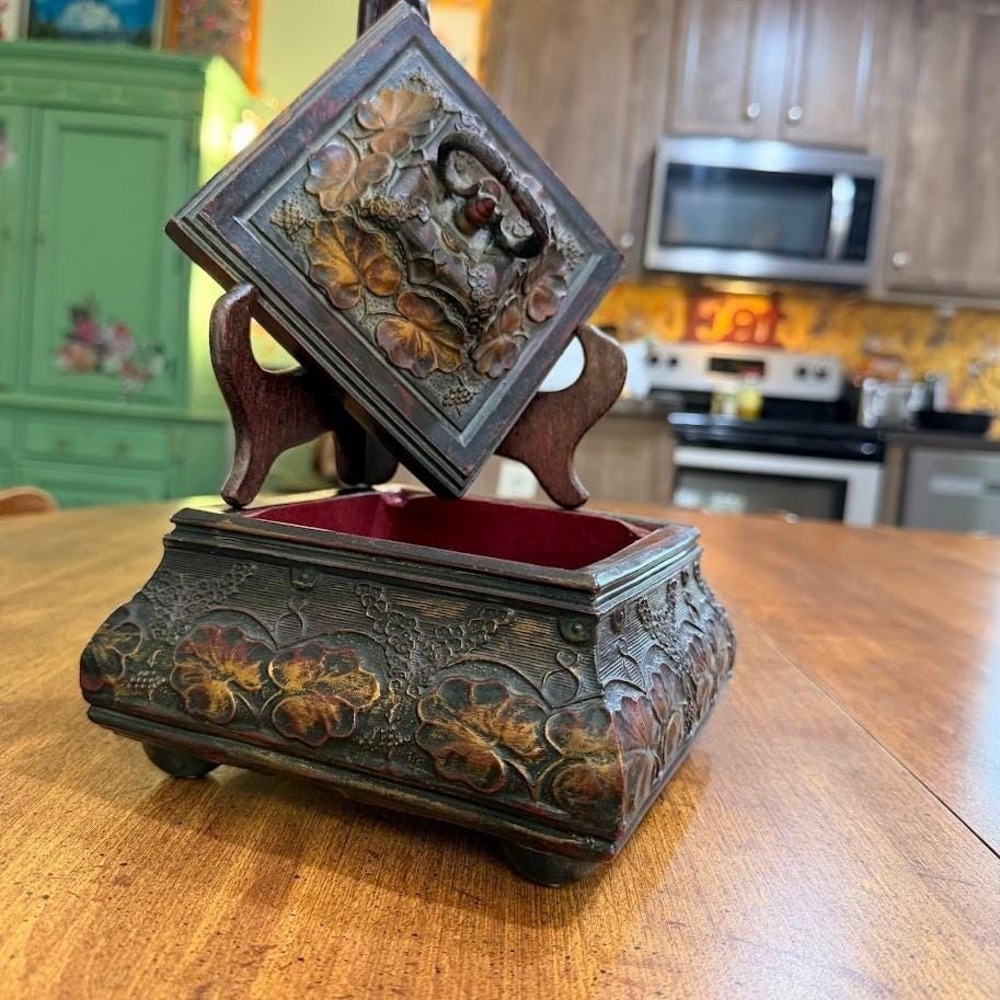Vintage Ornate Carved Floral Jewelry Box Red Velvet Lined Footed Trinket Chest - Picture 2 of 11